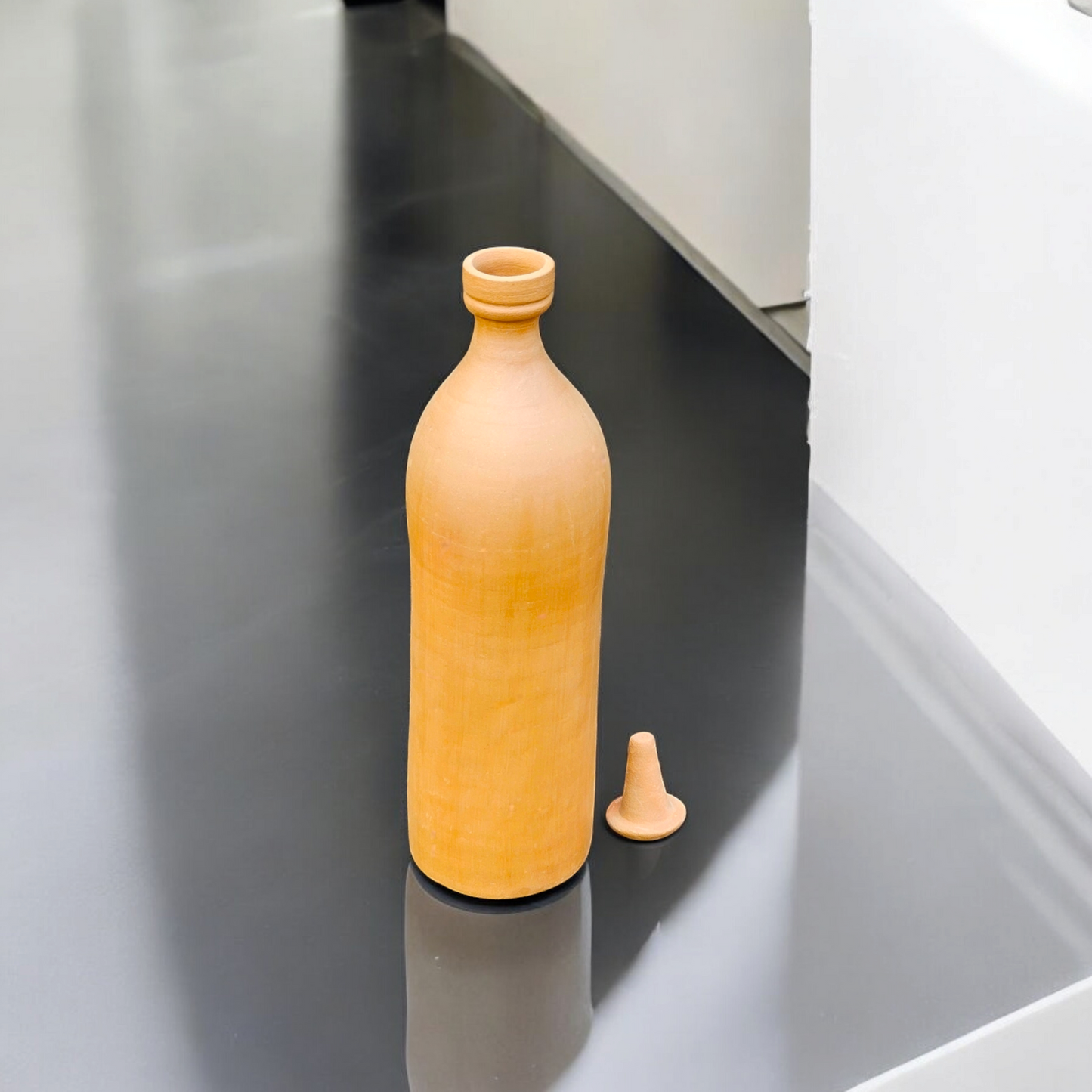Handcrafted Clay Bottle with Lid – Natural Cooling and Sustainable Design for Home Use