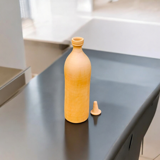 Handcrafted Clay Bottle with Lid – Natural Cooling and Sustainable Design for Home Use